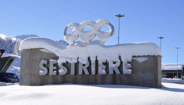 Attico Villaggio Olimpico Sestriere Luaran gambar